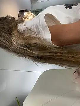 Anya-Ray online show from February 5, 1:00 pm