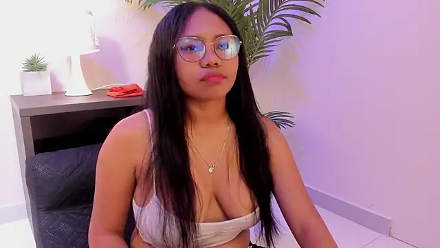 yeikafoxy online show from February 4, 11:05 am