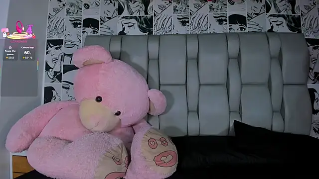 Snapshot of LucyRosse chatting on October 14, 11:11 am LucyRosse online show from October 14, 11:11 am