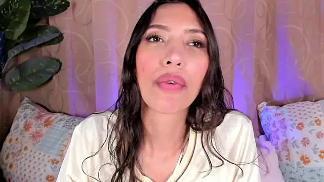 Snapshot of Miss_veronicaa2 chatting on June 19, 1:59 pm Miss veronicaa2 online show from June 19, 1:59 pm