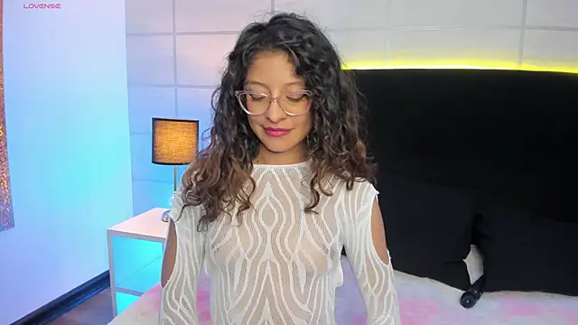 Snapshot of mac-sara chatting on November 3, 7:15 pm mac-sara online show from November 3, 7:15 pm