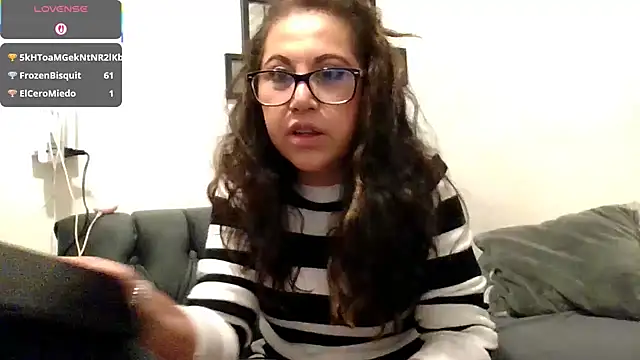 MirandaLatinaLovely online show from November 29, 4:21 pm