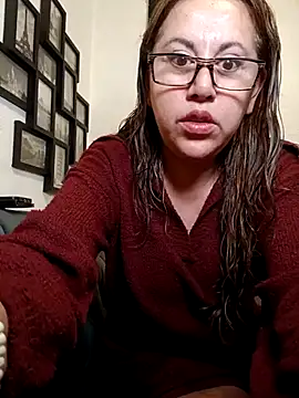 Snapshot of MirandaLatinaLovely chatting on July 8, 4:44 pm MirandaLatinaLovely online show from July 8, 4:44 pm