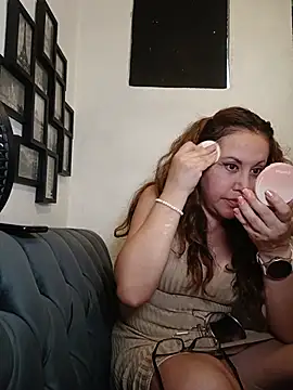 Snapshot of MirandaLatinaLovely chatting on July 28, 5:45 pm MirandaLatinaLovely online show from July 28, 5:45 pm