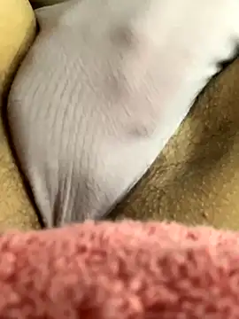 Snapshot of UnshavenPussyLoversonly chatting on December 2, 8:04 pm UnshavenPussyLoversonly online show from December 2, 8:04 pm