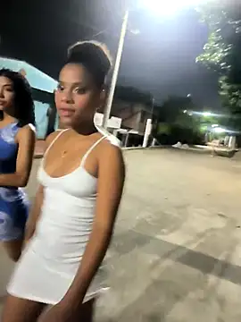 Snapshot of Street_royal chatting on March 6, 3:57 am Street royal online show from March 6, 3:57 am