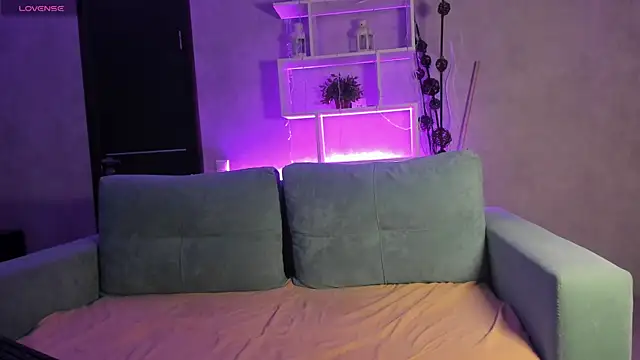 Snapshot of Jenny_Jimmy chatting on February 11, 4:11 am Jenny Jimmy online show from February 11, 4:11 am