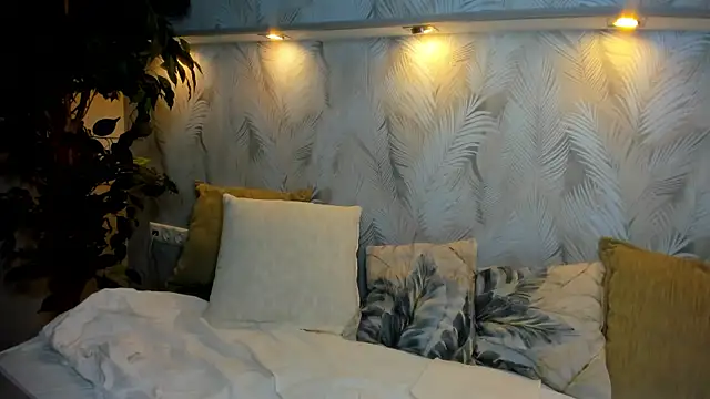 Snapshot of Jenny_Jimmy chatting on November 21, 9:19 am Jenny Jimmy online show from November 21, 9:19 am