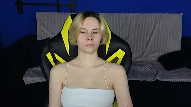 Snapshot of BettyCarter07 chatting on March 3, 8:27 am BettyCarter07 online show from March 3, 8:27 am