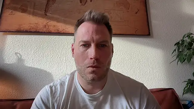 Snapshot of Christian87xxx chatting on December 20, 9:49 am Christian87xxx online show from December 20, 9:49 am