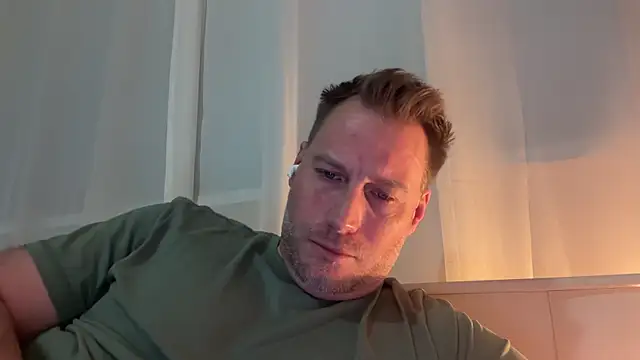 Snapshot of Christian87xxx chatting on January 16, 5:28 pm Christian87xxx online show from January 16, 5:28 pm