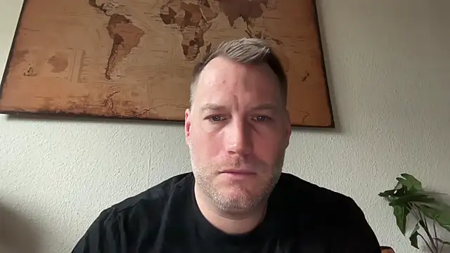 Snapshot of Christian87xxx chatting on February 1, 8:57 am Christian87xxx online show from February 1, 8:57 am