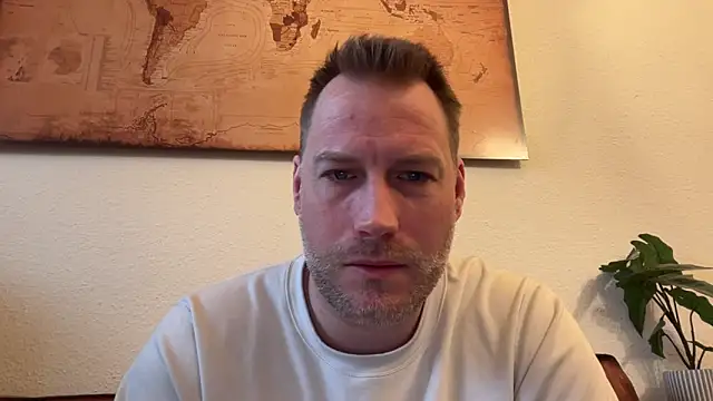 Snapshot of Christian87xxx chatting on February 4, 7:14 am Christian87xxx online show from February 4, 7:14 am