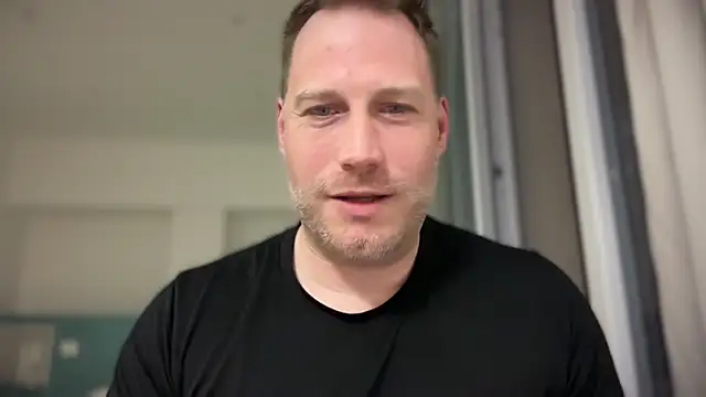 Snapshot of Christian87xxx chatting on February 16, 11:12 pm Christian87xxx online show from February 16, 11:12 pm