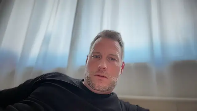 Snapshot of Christian87xxx chatting on March 6, 3:41 pm Christian87xxx online show from March 6, 3:41 pm