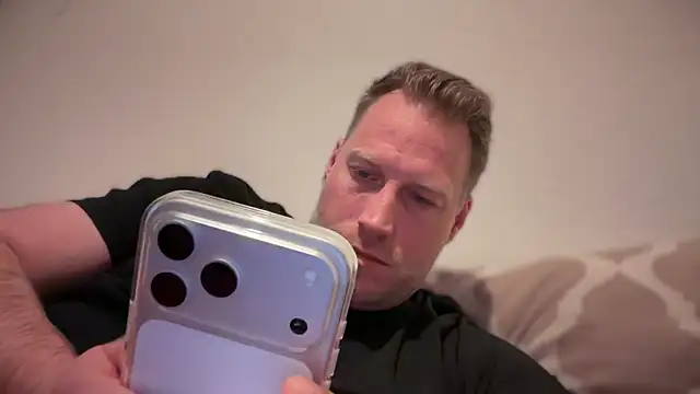 Snapshot of Christian87xxx chatting on March 18, 5:38 pm Christian87xxx online show from March 18, 5:38 pm