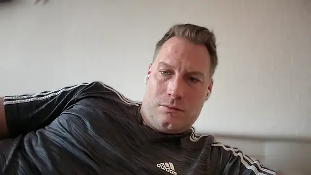 Snapshot of Christian87xxx chatting on March 22, 4:21 pm Christian87xxx online show from March 22, 4:21 pm