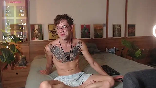 Snapshot of William_Henry_ chatting on August 2, 2:21 am William Henry online show from August 2, 2:21 am