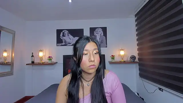 Nohemi louse online show from February 4, 10:34 pm