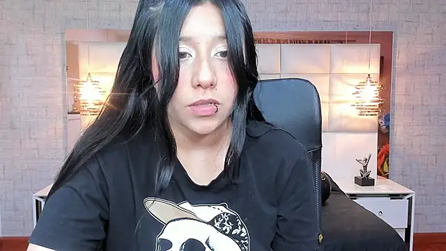 Nohemi louse online show from November 15, 6:59 pm