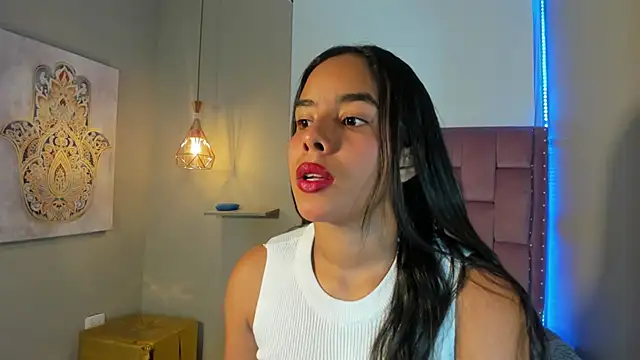 Snapshot of Roxy_Stonee chatting on May 14, 4:36 pm Roxy Stonee online show from May 14, 4:36 pm