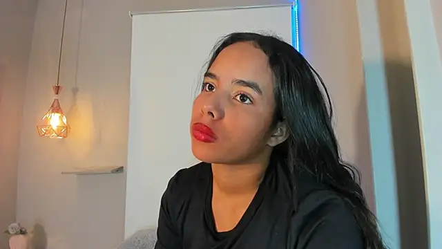 Snapshot of Roxy_Stonee chatting on May 27, 4:59 pm Roxy Stonee online show from May 27, 4:59 pm