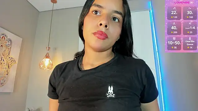 Snapshot of Roxy_Stonee chatting on May 28, 7:00 pm Roxy Stonee online show from May 28, 7:00 pm