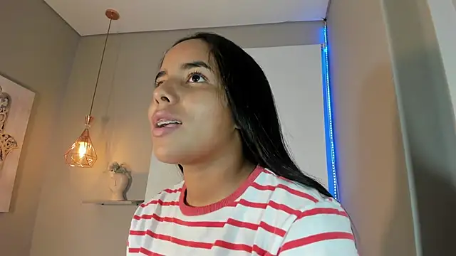 Snapshot of Roxy_Stonee chatting on July 4, 7:20 pm Roxy Stonee online show from July 4, 7:20 pm