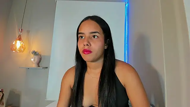 Snapshot of Roxy_Stonee chatting on July 6, 7:27 pm Roxy Stonee online show from July 6, 7:27 pm