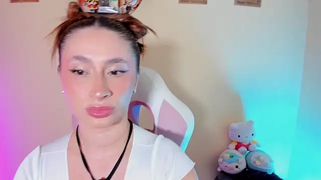 Snapshot of chloe_rockss_ chatting on July 8, 8:24 pm chloe rockss online show from July 8, 8:24 pm