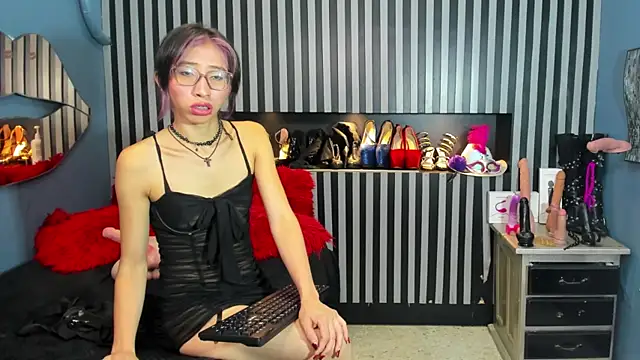 Mara Gonzalez online show from May 19, 11:49 am
