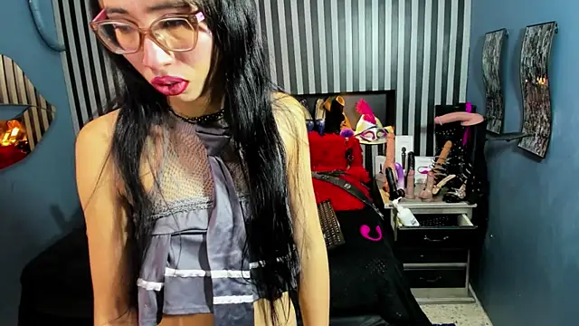 Mara Gonzalez online show from June 8, 11:21 am