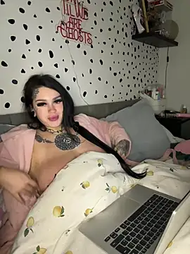 tempzzz12 online show from May 12, 7:16 am