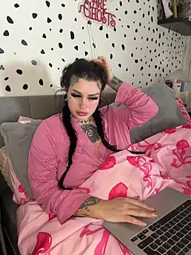tempzzz12 online show from May 15, 7:15 am
