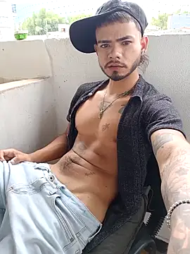 Snapshot of Niick01_ chatting on May 16, 6:28 pm Niick01 online show from May 16, 6:28 pm