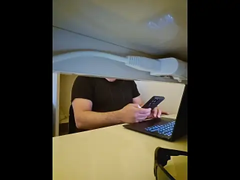 fuocovivo4 online show from March 8, 4:33 pm