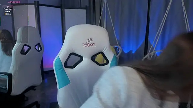 kaisajenner online show from November 28, 9:17 pm