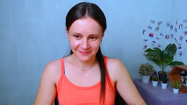 ValeriaHeart  online show from December 13, 9:31 pm