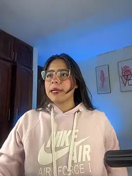 Snapshot of megan_cl chatting on November 4, 4:33 am megan cl online show from November 4, 4:33 am