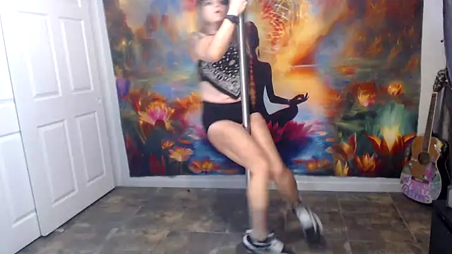 Playstationgurl online show from April 26, 10:18 pm