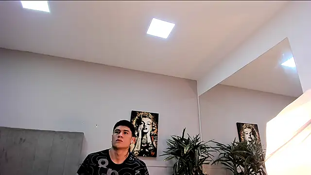 Snapshot of roan_birkin chatting on June 29, 7:36 pm roan birkin online show from June 29, 7:36 pm