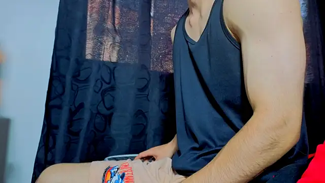 Snapshot of roan_birkin chatting on August 2, 6:28 pm roan birkin online show from August 2, 6:28 pm