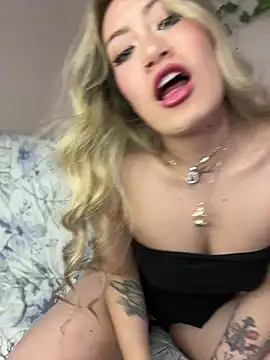 Snapshot of Lally_Valencia__ chatting on February 22, 1:22 am Lally Valencia   online show from February 22, 1:22 am