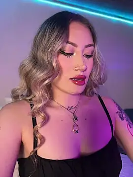 Lally Valencia   online show from November 13, 7:18 am