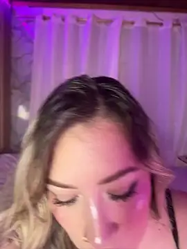 Lally Valencia   online show from May 25, 5:02 am
