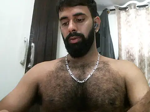 Snapshot of indianhairybull chatting on May 5, 4:20 am indianhairybull online show from May 5, 4:20 am