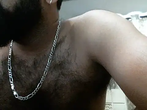 Snapshot of indianhairybull chatting on May 7, 4:29 am indianhairybull online show from May 7, 4:29 am