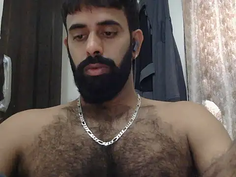 Snapshot of indianhairybull chatting on May 10, 4:39 am indianhairybull online show from May 10, 4:39 am