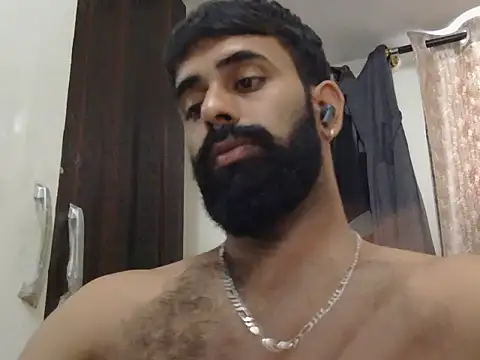 Snapshot of indianhairybull chatting on May 14, 5:03 am indianhairybull online show from May 14, 5:03 am