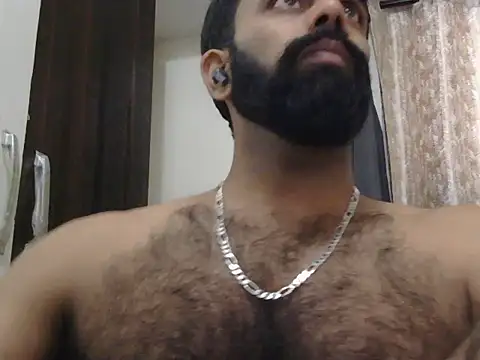 Snapshot of indianhairybull chatting on May 19, 5:25 am indianhairybull online show from May 19, 5:25 am